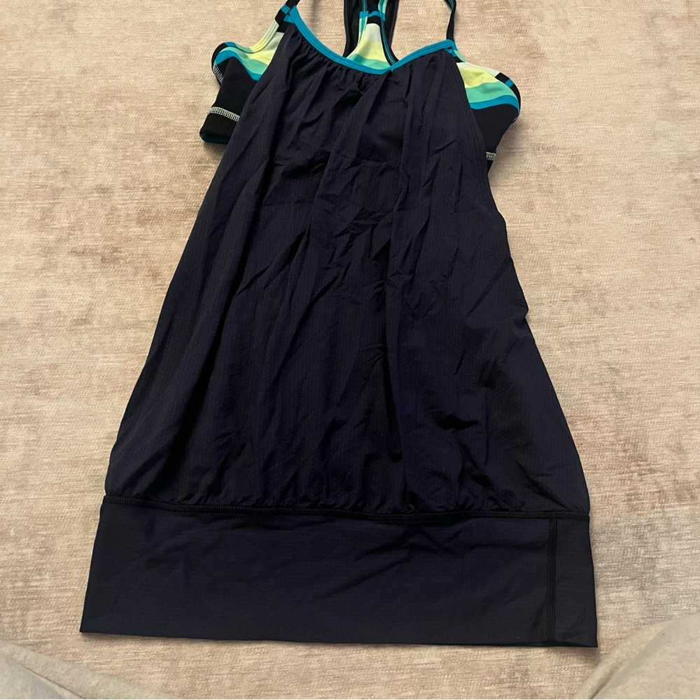 Lululemon No Limits tank w bra size 4